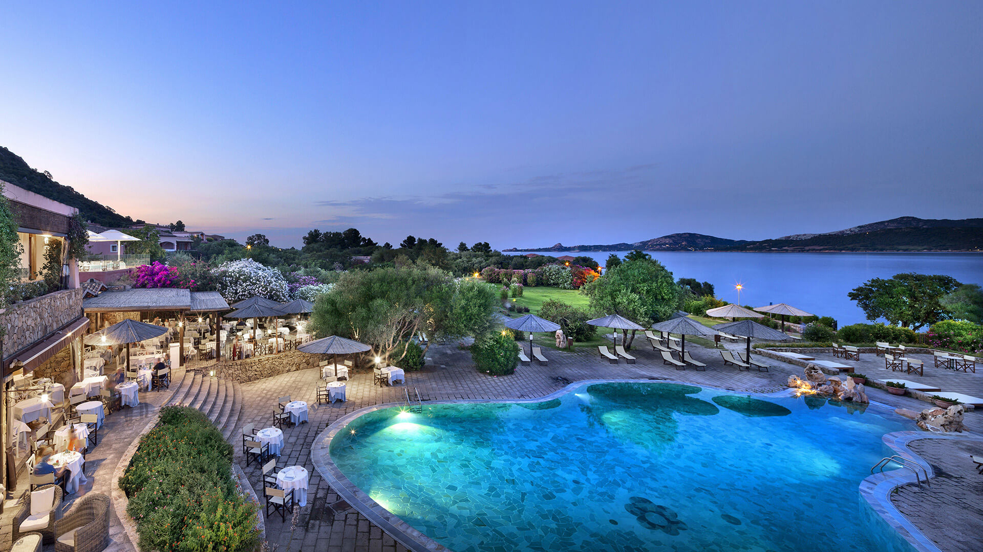 resort-cala-falco-piscina-02